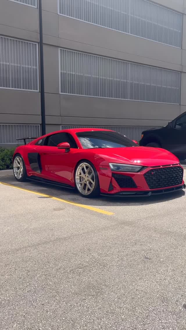 Glossy exterior paint finish after detailing